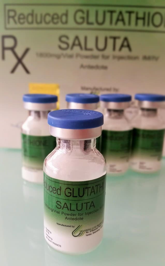 Product label showing 1800 mg glutathione per capsule