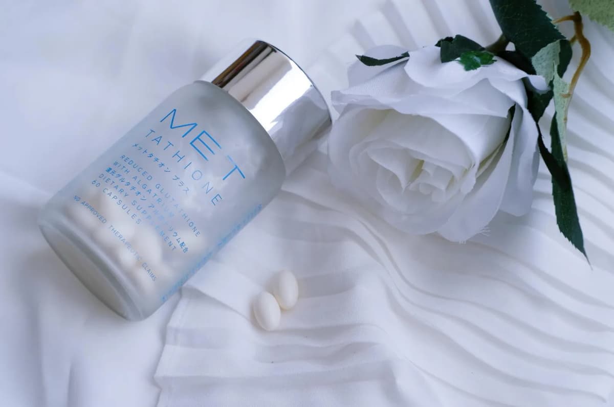 Close-up of Glutathione Capsules in transparent bottle