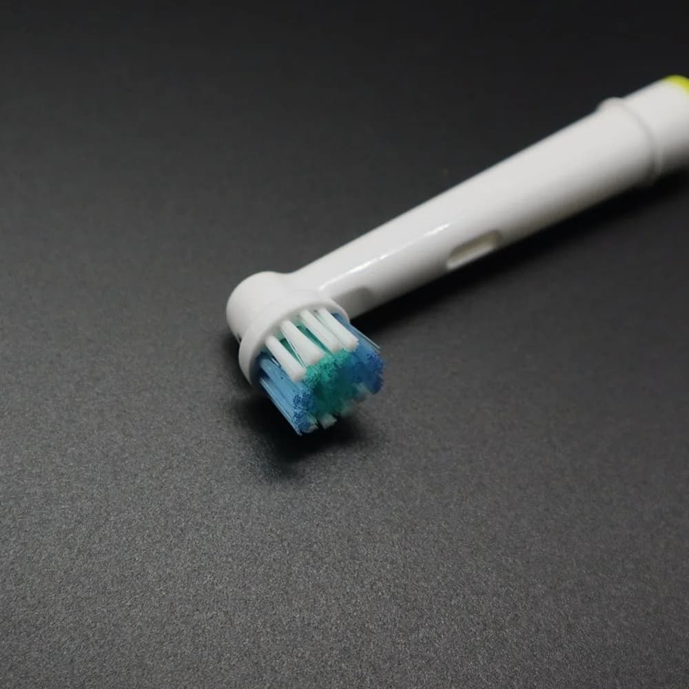 Box of 12 Oral‑B compatible replacement brush heads — image 4