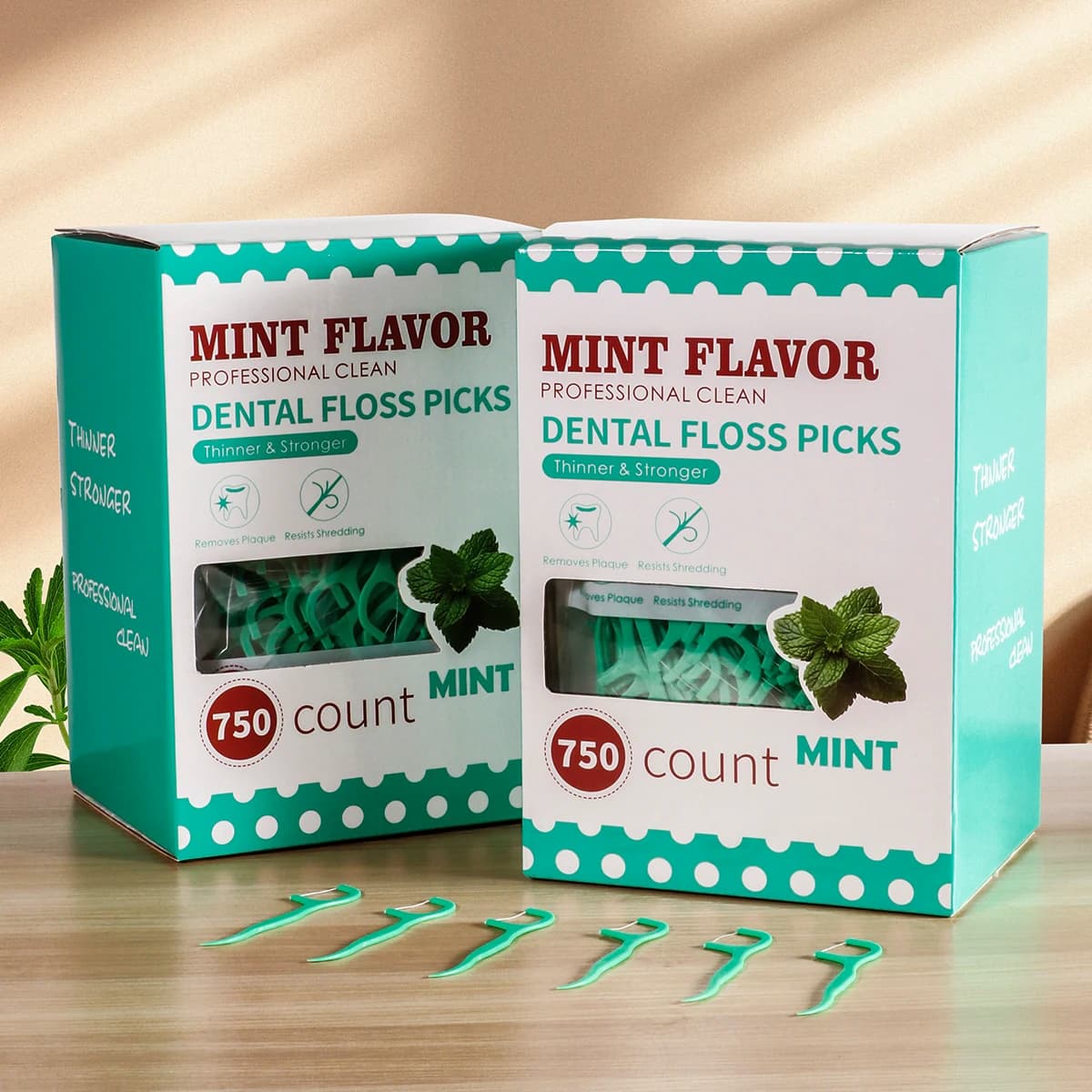 Mint-flavored dental floss stick — image 6