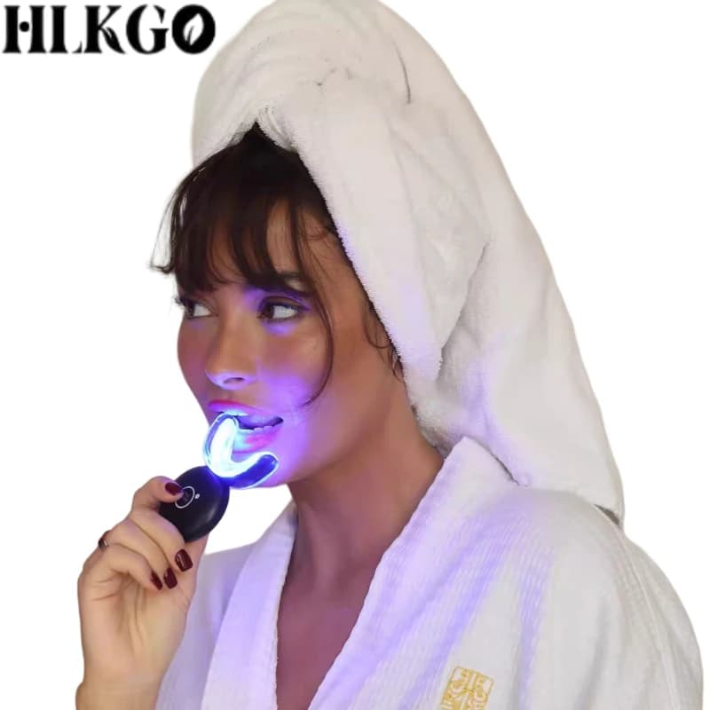 handheld red and blue light therapy device for oral care — image 6