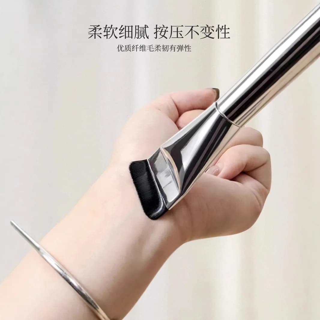 Ultra-thin flat head facial mask brush — image 6