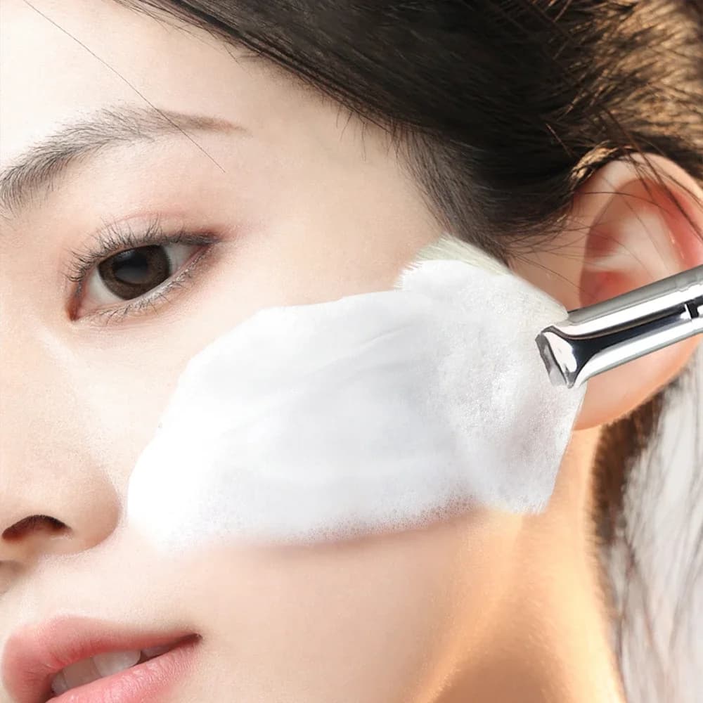 Soft facial cleansing brush with massage fan — image 4