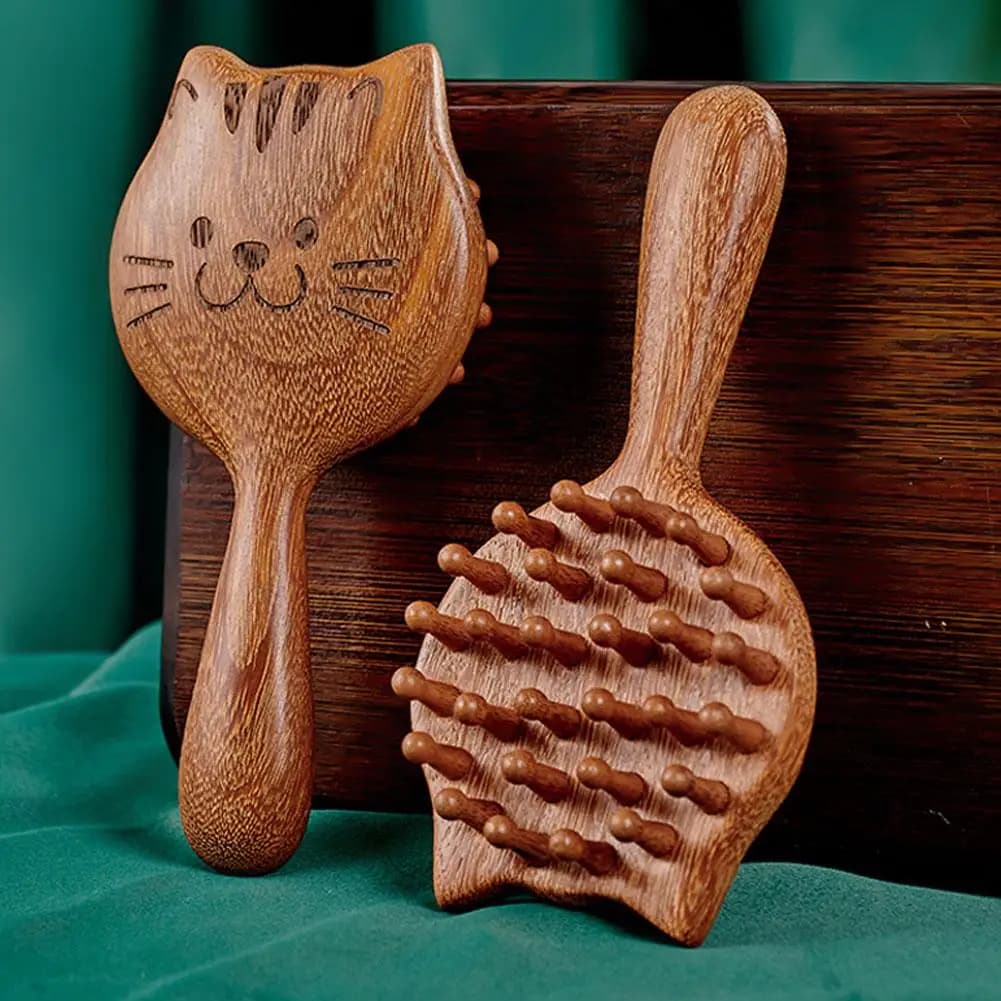 Sandalwood scalp massage comb with coarse teeth — image 1