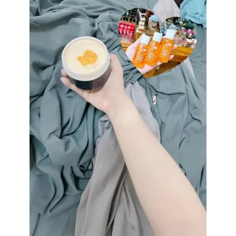 Vitamin C body serum bottle — image 5