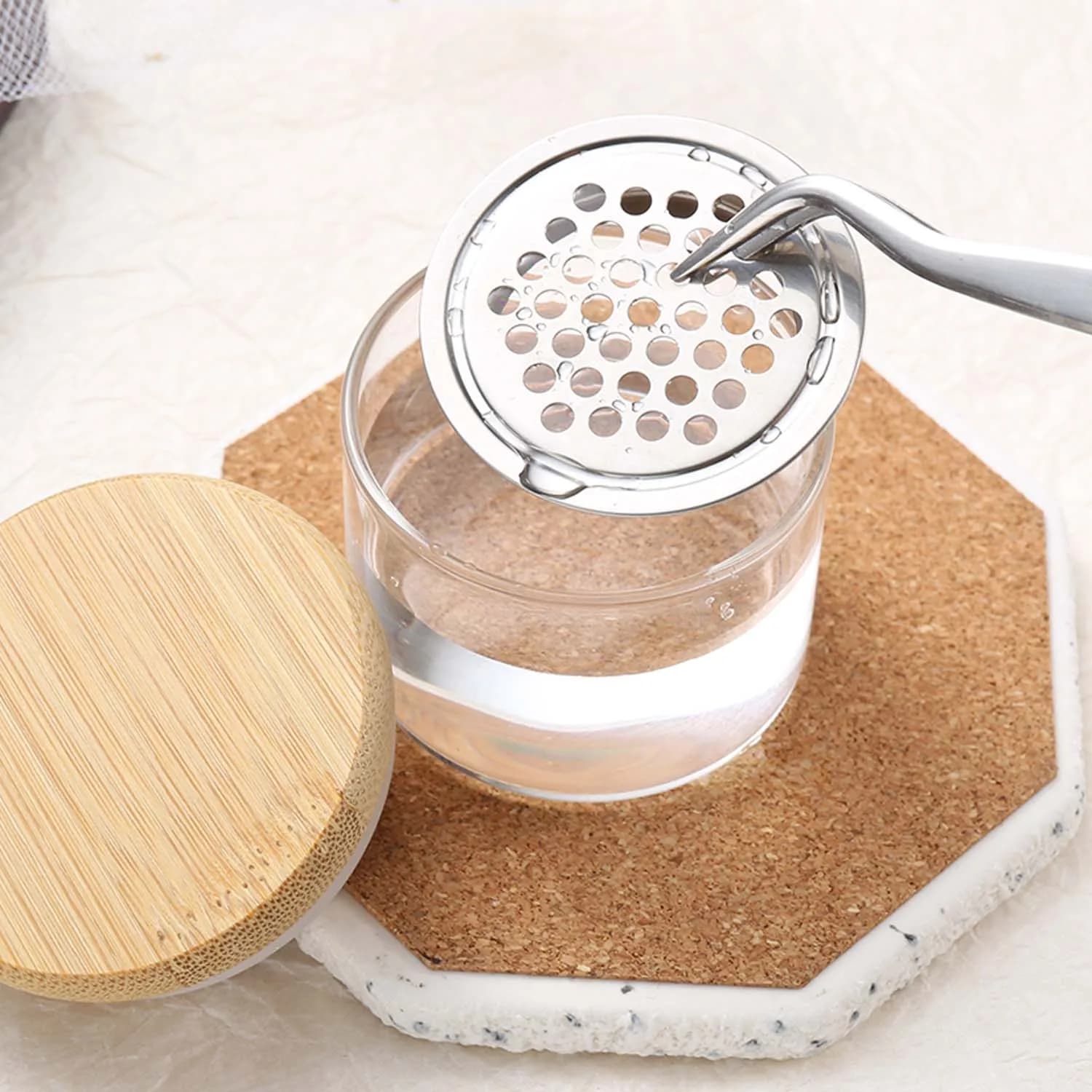 glass cup with stainless steel mesh for cleaning nail brushes — image 3
