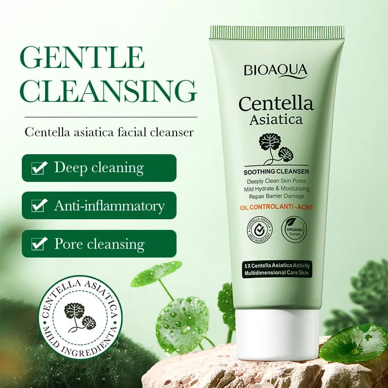 Centella asiatica facial cleanser bottle with moisturizing oil — image 2