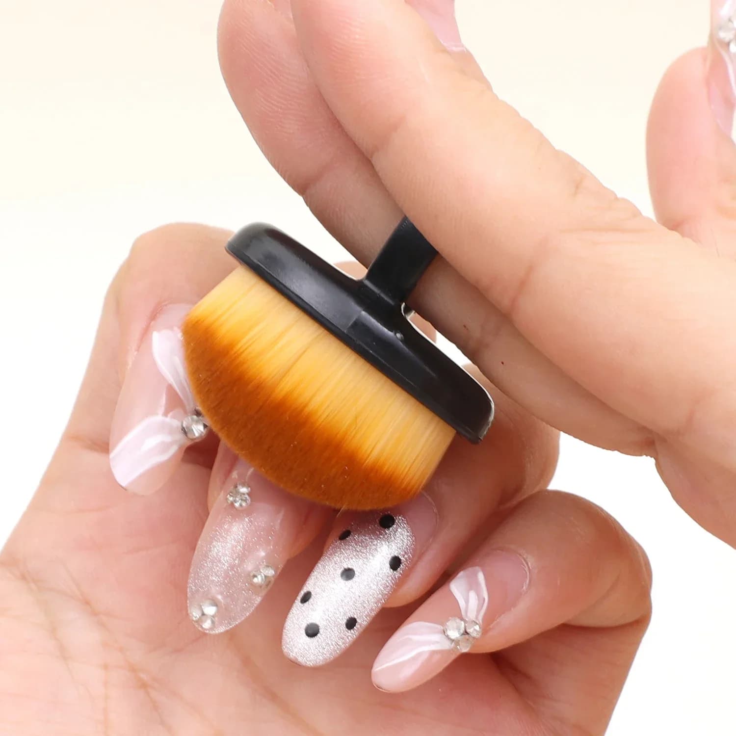 soft nail dust brush for gel polish removal — image 5