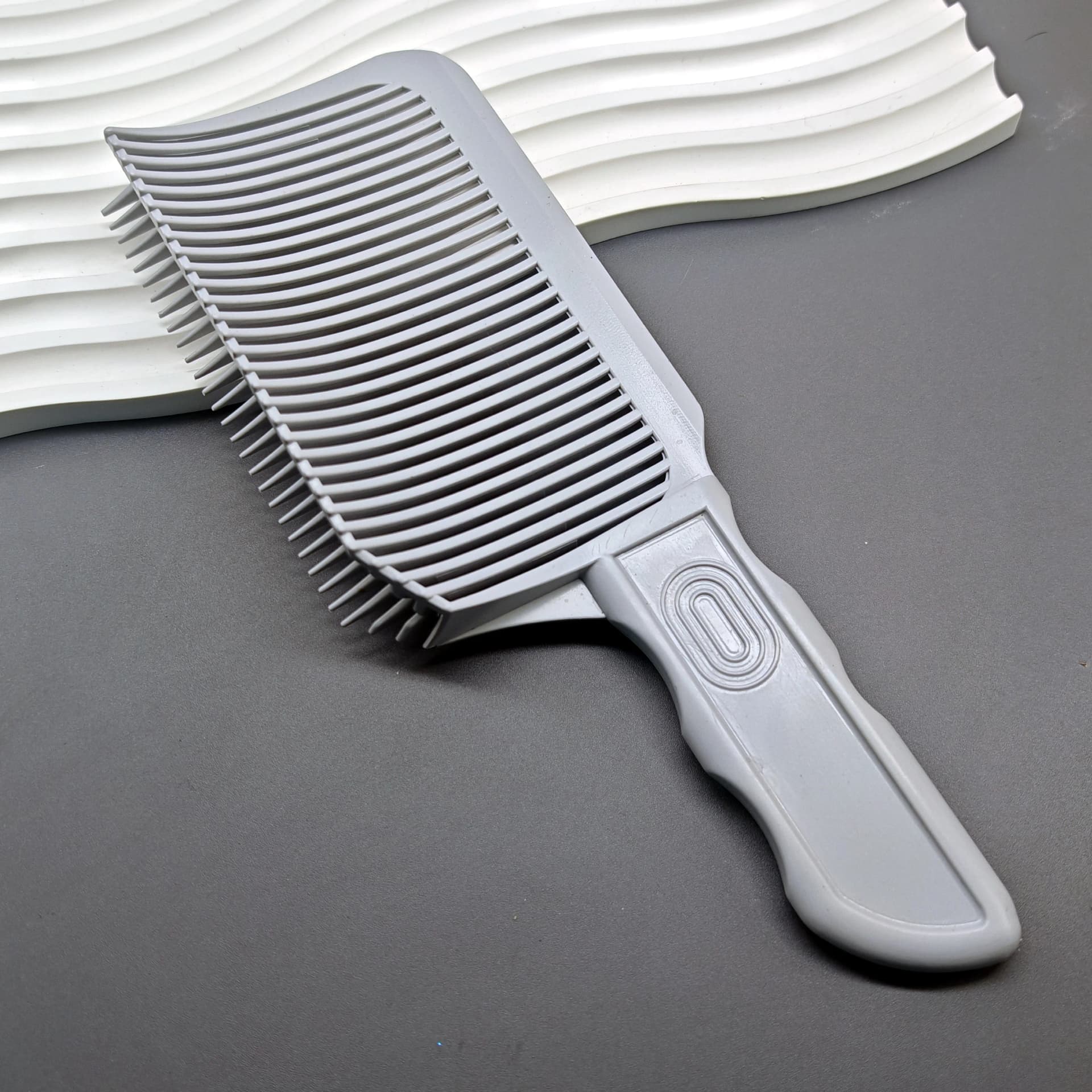 Barber hair comb kit with three combs — image 8