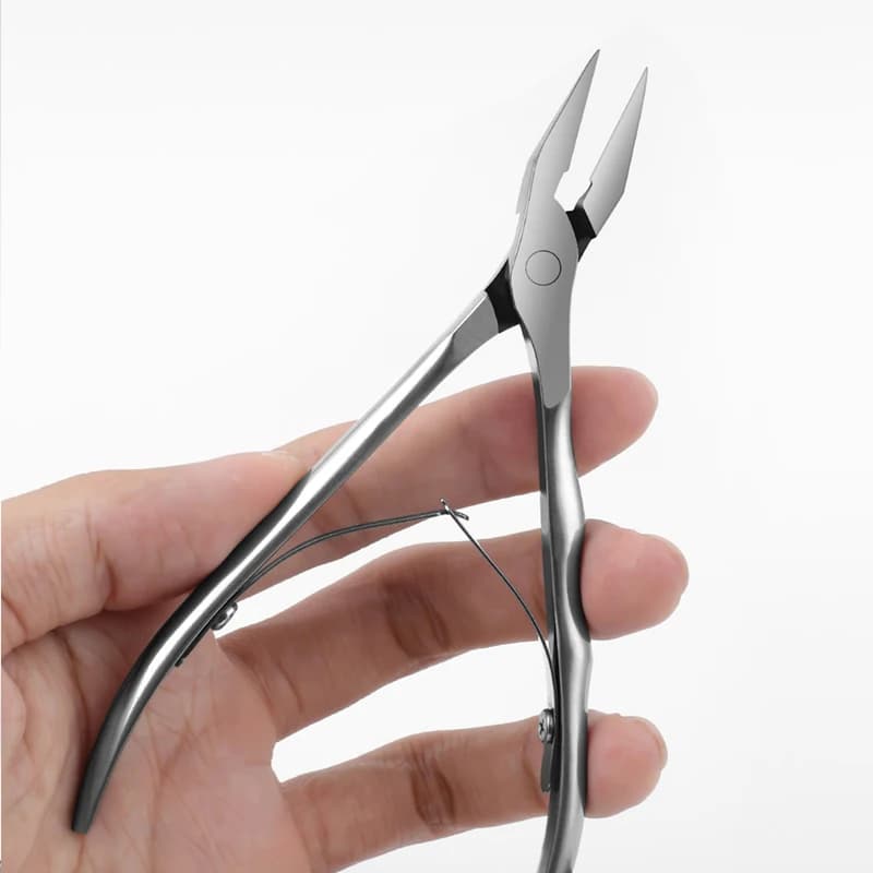 Straight blade toenail clipper for thick ingrown nails — image 5