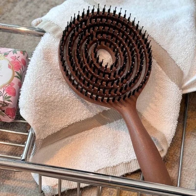 round boar bristle hair brush for volume — image 3