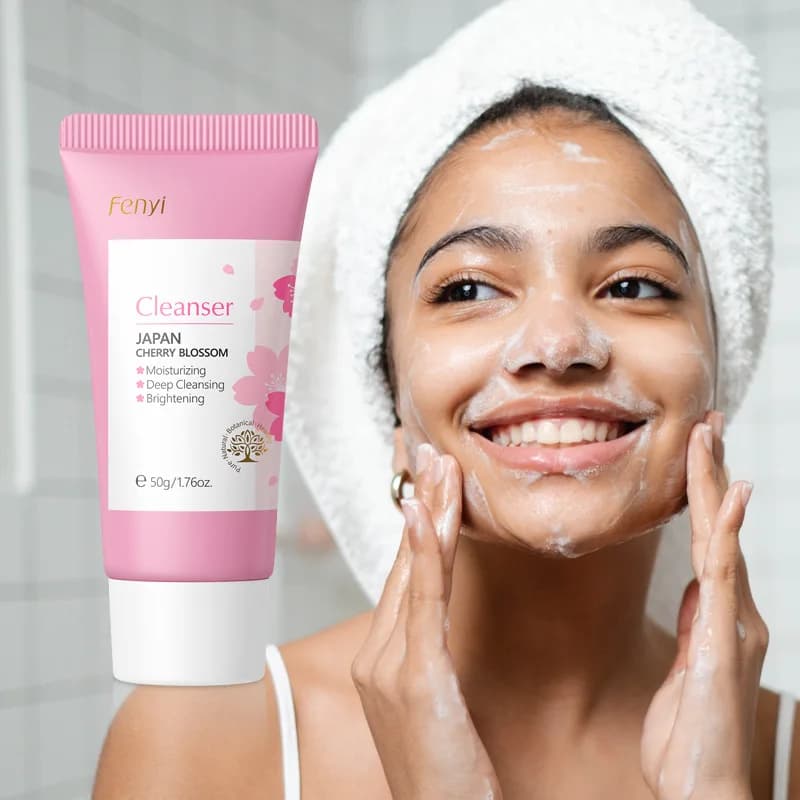 Japanese cherry blossom vitamin C facial cleanser foam — image 4