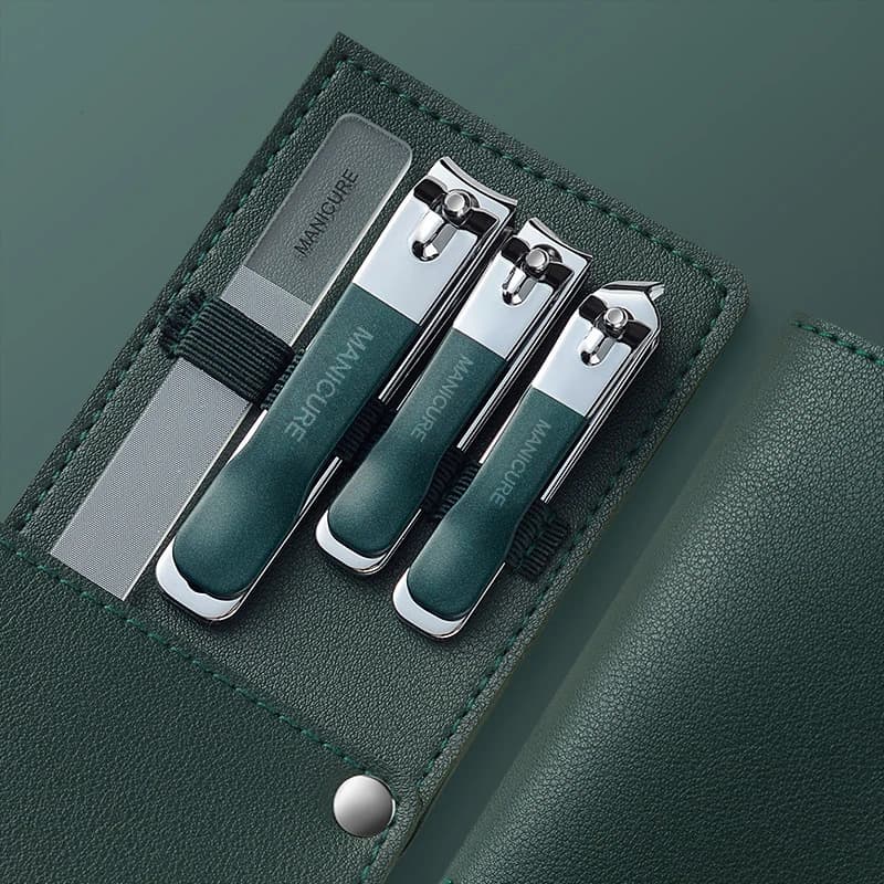 rotating leather case with four nail clippers — image 3