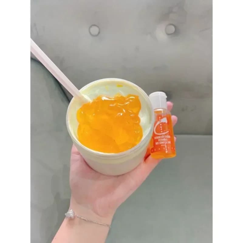 Vitamin C body serum bottle — image 3
