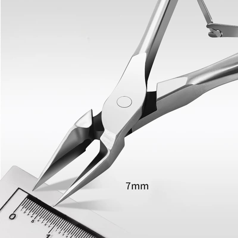 Straight blade toenail clipper for thick ingrown nails — image 3