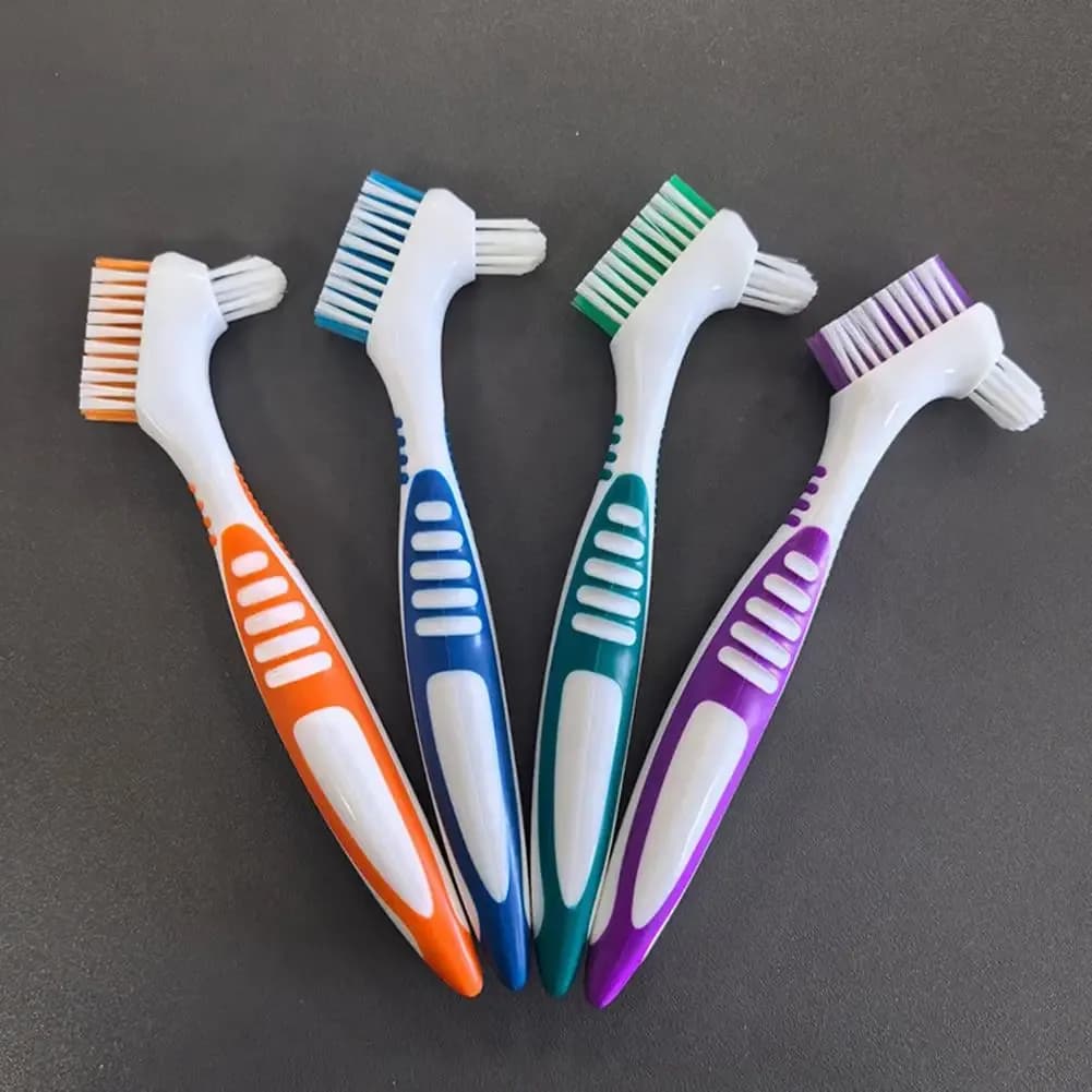 Double-sided denture cleaning brush