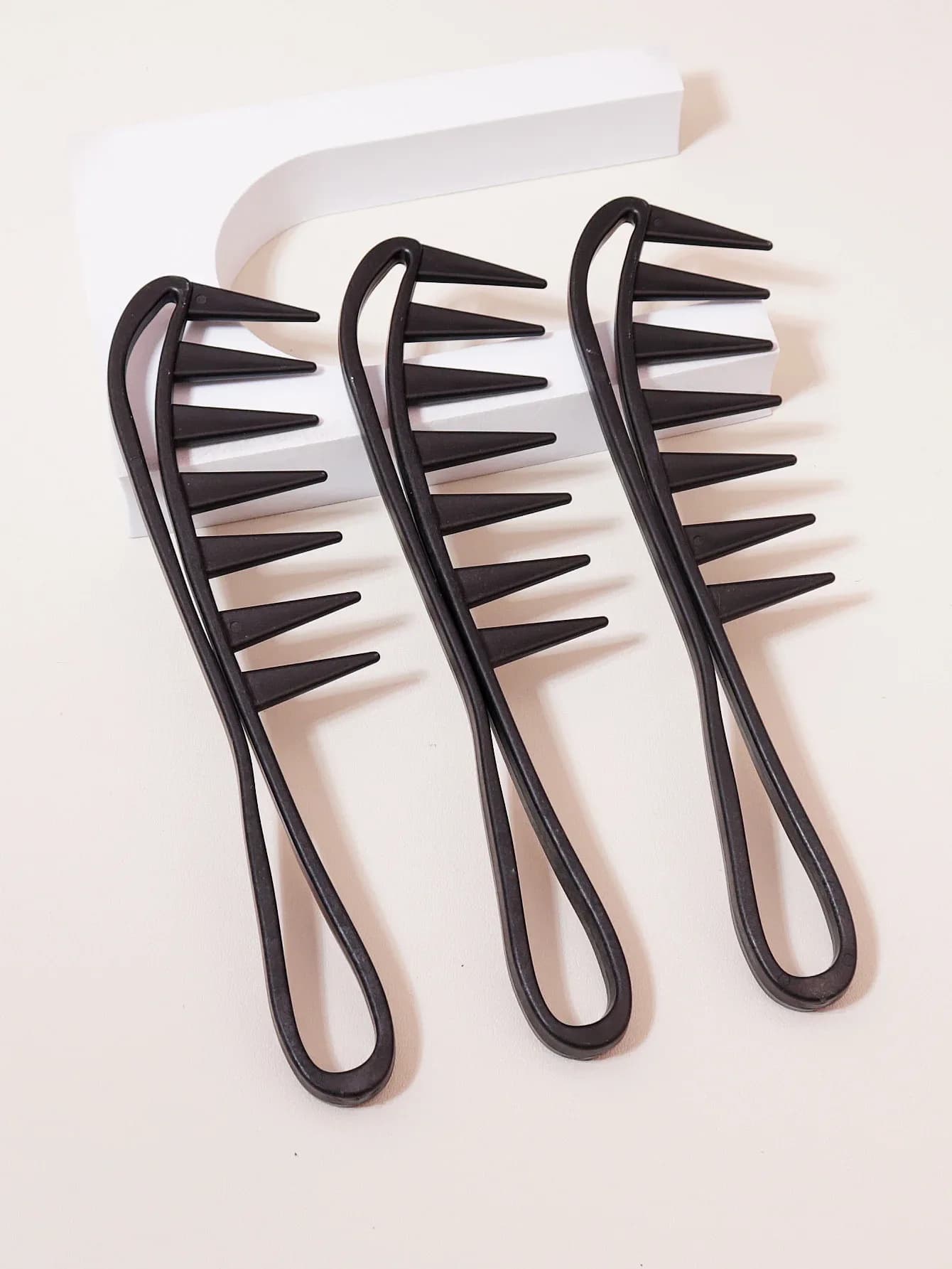 Wide-tooth hair comb for detangling