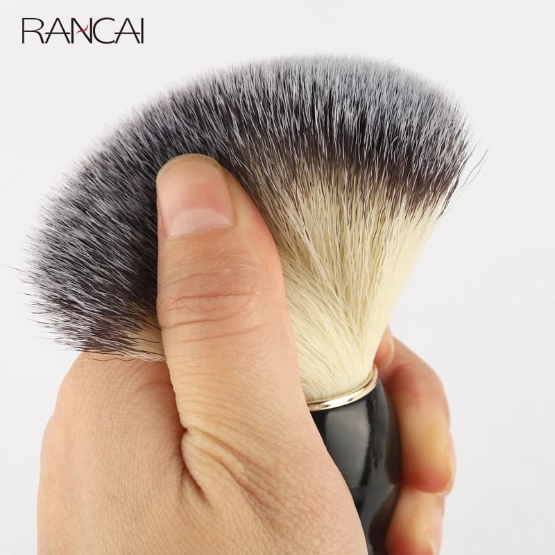 Wooden beard shaving brush with natural bristles — image 2