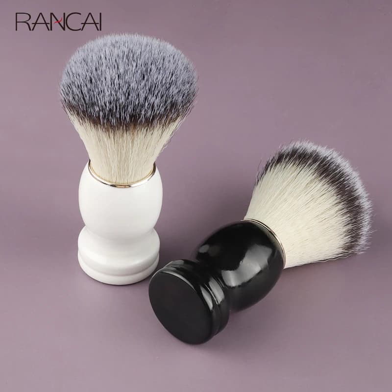 Wooden beard shaving brush with natural bristles — image 4