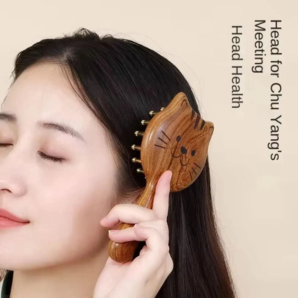 Sandalwood scalp massage comb with coarse teeth — image 2