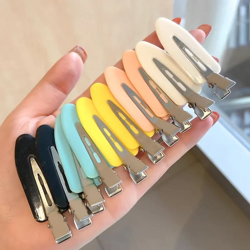 set of four seamless hair clips for side bangs — image 4