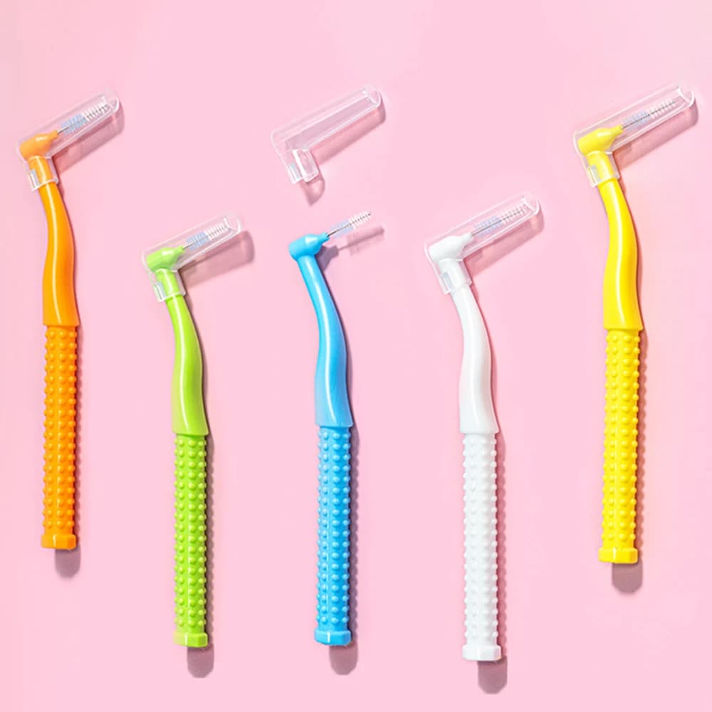 L‑shape interdental brush set with 10 brushes and bag — image 4