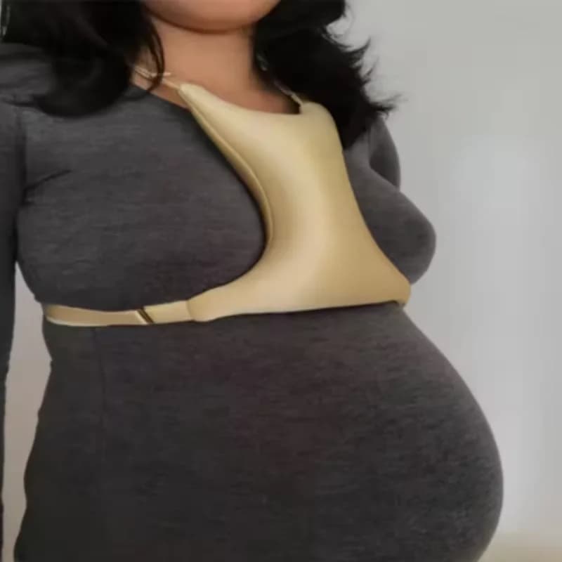 Anti-wrinkle chest pillow for side sleeping — image 3