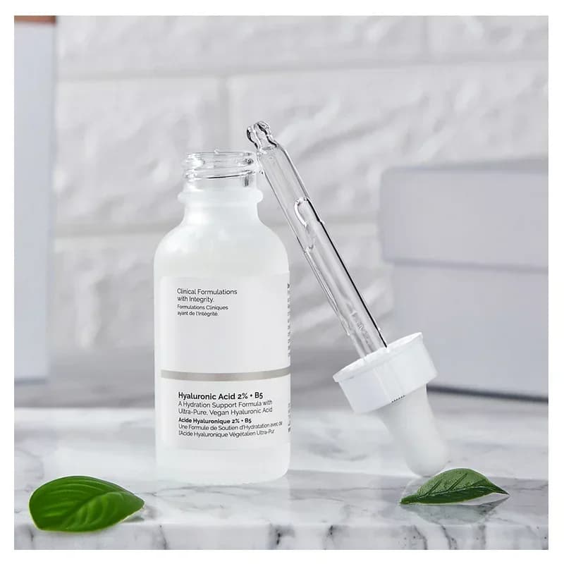 bottle of hyaluronic acid and vitamin B5 serum — image 1