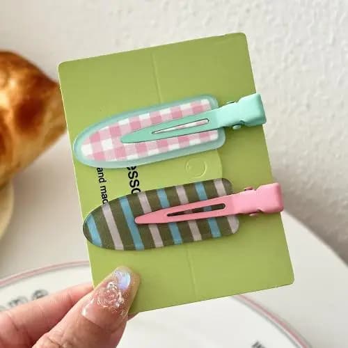 set of four seamless hair clips for side bangs — image 8