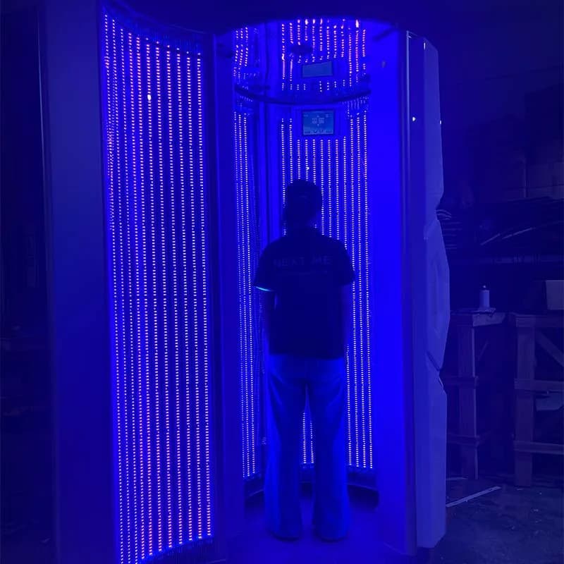 Acrylic UV tanning bed with horizontal and vertical panels — image 4