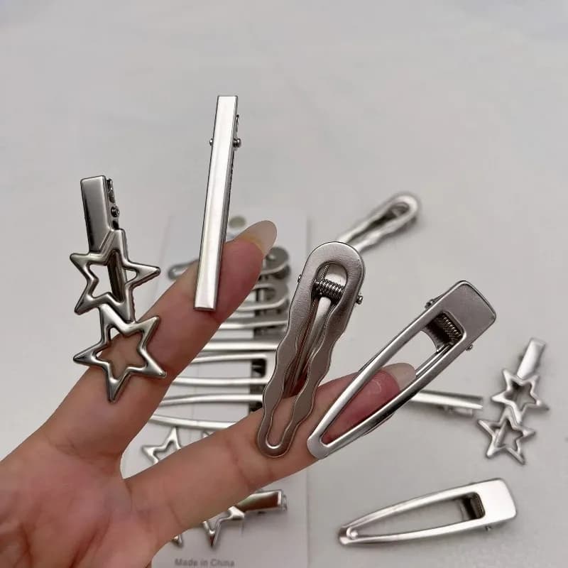 silver duckbill hairpin for bangs — image 4
