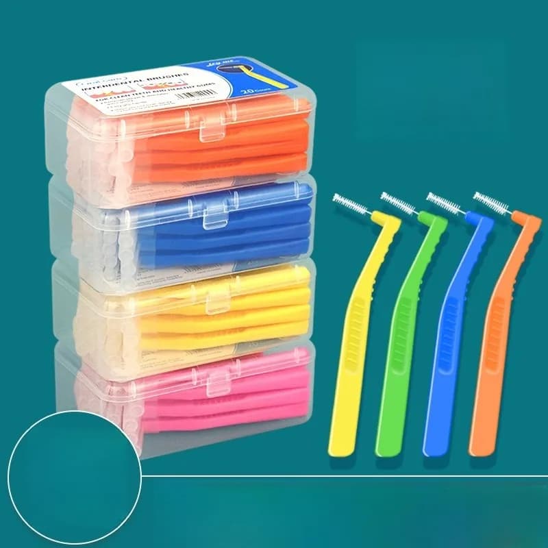 interdental brush cleaner set with portable case — image 1