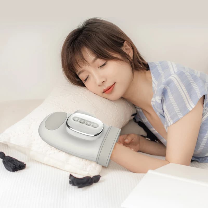 hand massager with airbag compression glove — image 4